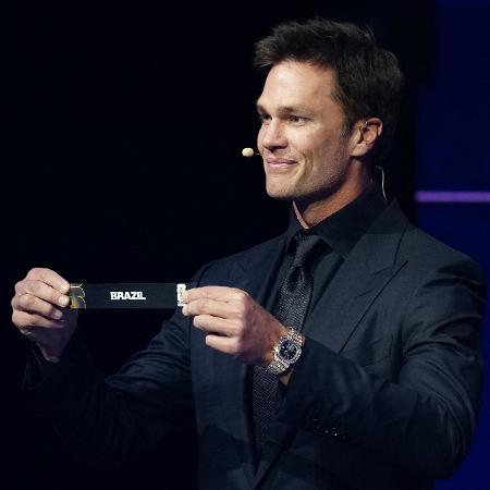 Tom Brady sorteia Brasil no grupo C da Copa do Mundo da Fifa