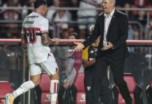 Crespo responde Rafinha, mas mostra que São Paulo pode brigar por mais