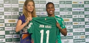 Arias no Palmeiras teve empenho pesado da presidente