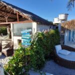 Ela comprou uma casa de pescador por WhatsApp — e criou um negócio milionário no Ceará