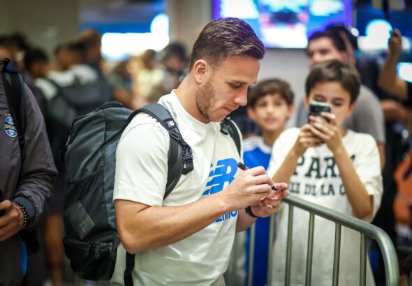 Grêmio anuncia saída de Arthur ao fim do contrato