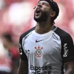 Corinthians volta atrás e reabre negociações com Memphis por renovação