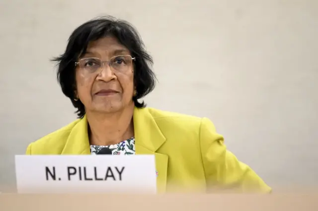A ex-chefe de direitos humanos das Nações Unidas e líder de uma comissão internacional de inquérito sobre supostos crimes cometidos durante o mais recente conflito entre Israel e o grupo islâmico Hamas em Gaza, Navi Pillay, apresenta seu relatório no dia da abertura da 50ª sessão do Conselho de Direitos Humanos da ONU, em Genebra, em 13 de junho de 2022.